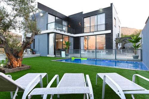 Migdal Villa | וילאה- וילות מושלמות למשפחות עם בריכות פרטיות מחוממות ליד הכנרת