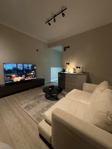 Al Izdihar Apartment | استديو انيق بدخول ذاتي