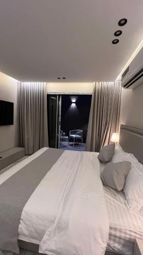 Al Aqiq Apartment | استديو فاخر مع جلسة خارجية