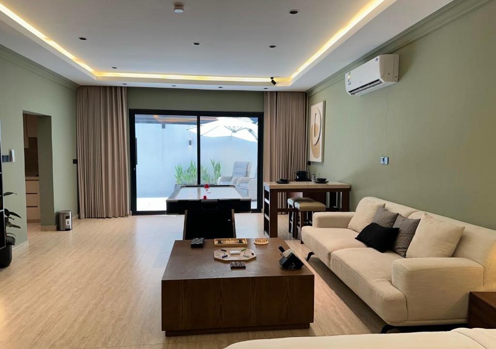 Dammam Apartment | استديو كبير فاخر مع فناء خارجي ومدخل خاص