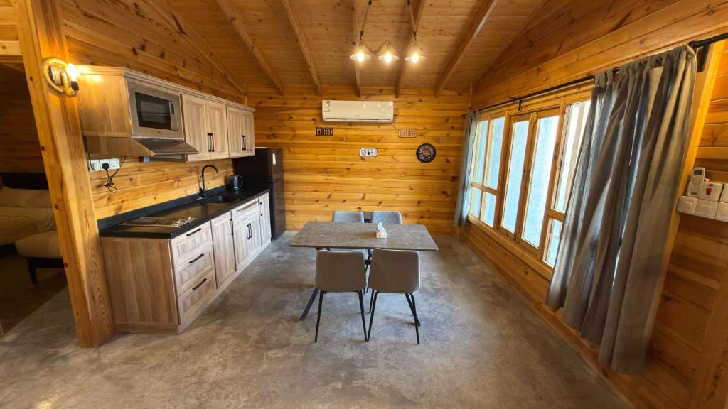 Banban Ski Chalet | تمبر هاوس Timber house