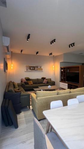 Dhahran Ski Chalet | شالية موج 335