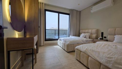 Dammam Apartment | شقة بصالة وأربع غرف نوم بالقرب من المدينة العالمية