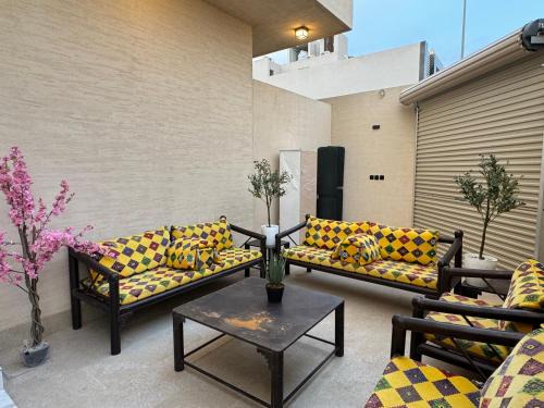 Riyadh Apartment | شقة غرفة وصالة وجلسة خارجية بالعارض ٨