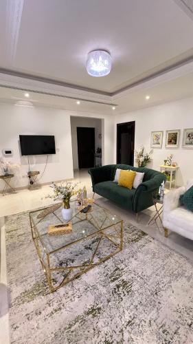 Riyadh Apartment | شقة غرفتين نوم وصالة وحديقة خارجية