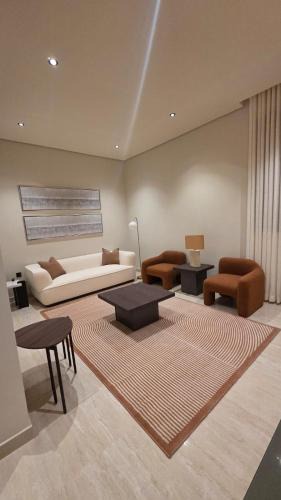 Riyadh Apartment | شقه فاخره بثلاث غرف نوم يمكن توسعتها لأربع غرف