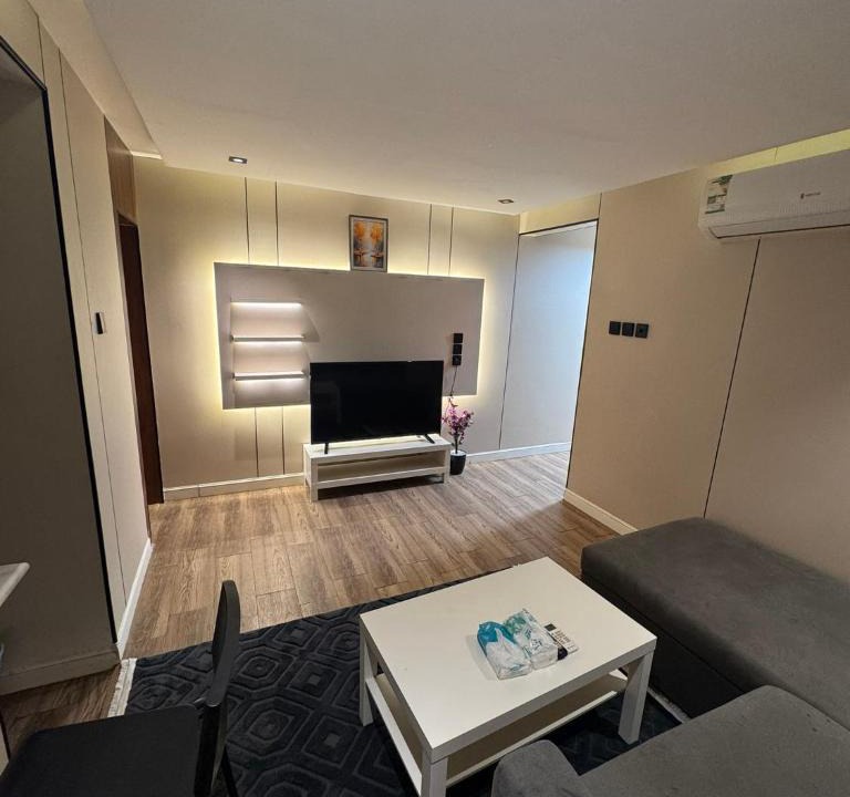Al Izdihar Apartment | غرفة وصاله فندقيه فاخره
