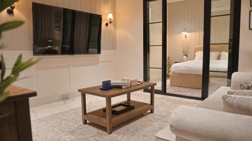 Al Khobar Apartment | غرفة وصاله كلاسيكية ادخال ذاتي