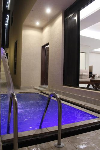 Riyadh Villa | فيلا مكونة من 3 غرف نوم و مجلس و صالة و مطبخ وغرفة عاملة و مسبح تفتح الغرف حسب عدد النزلاء