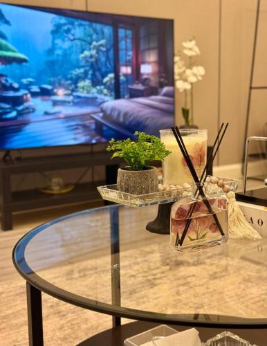 Riyadh Apartment | 1BR - Luxury Studio - 65inch Tv - Self Entry