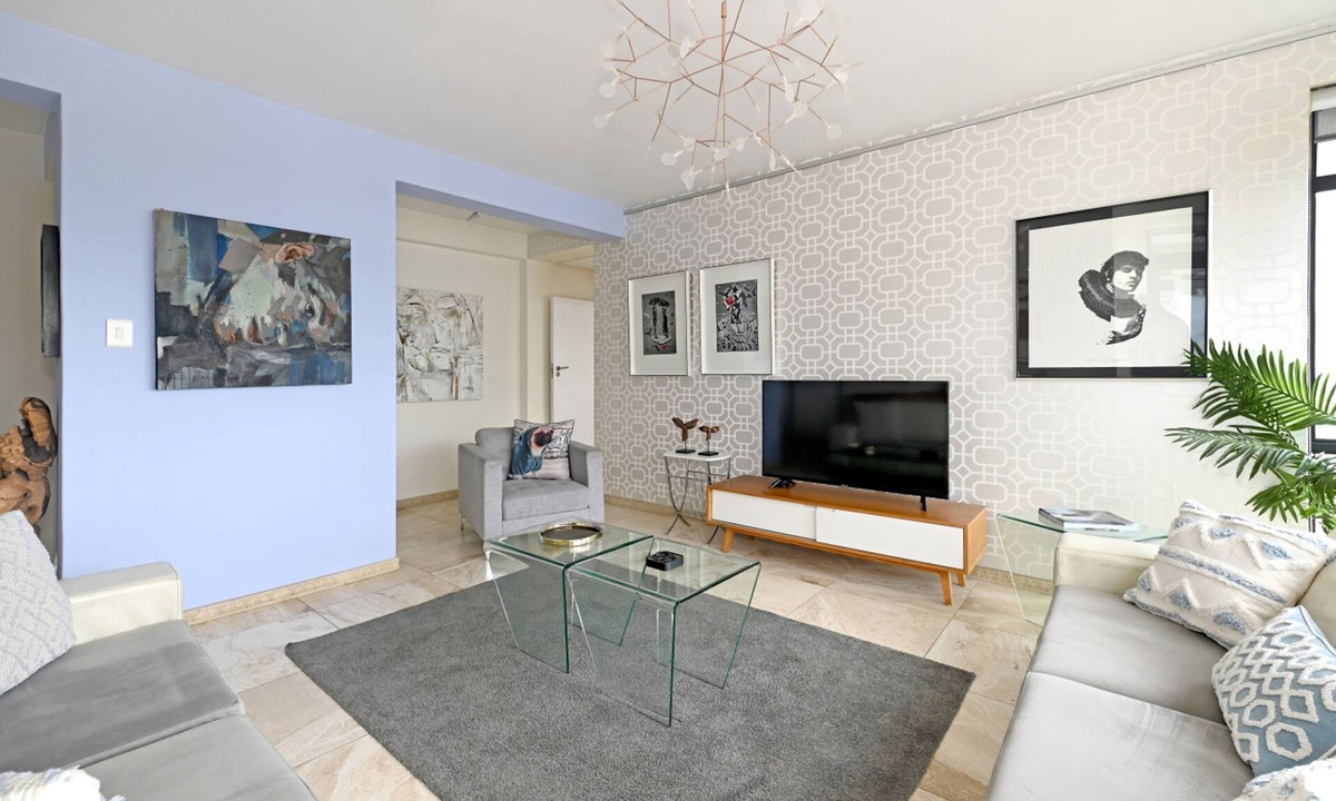 Sea Point Apartment | 2 Bed Bantry Bay | City and Sea View | 100m to Beach