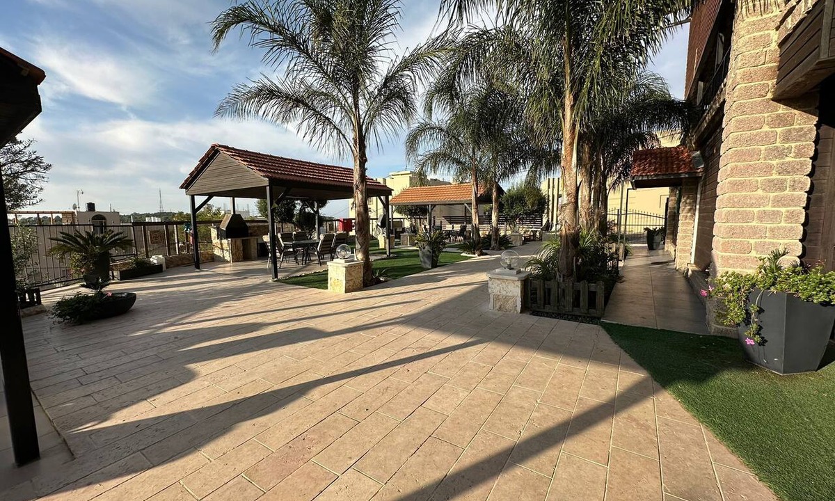 Isfiya Hotel | 2-bedroom hotel in tranquil Isfiya with AC for relaxing stays