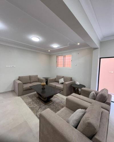 Al Khabra Villa | A full house of two floors منزل كامل من طابقين