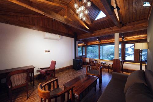 Landour Hotel | Aasmaani Cottage - 2 BHK Family Cottage