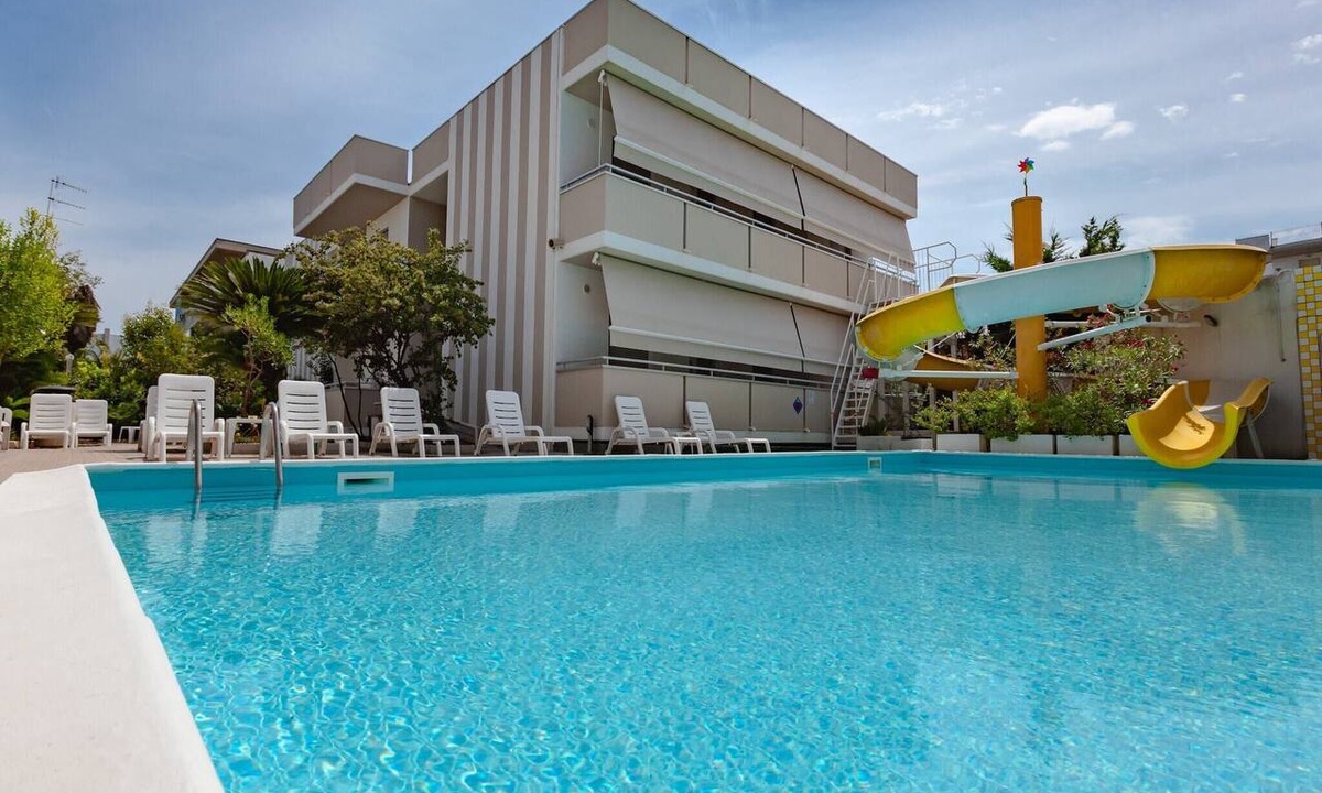 Alba Adriatica Apartment | Alba Adriatica: Poolside Escape