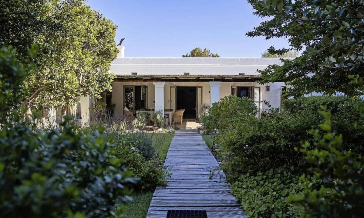 Voelklip Cottage | Aldo 315 contemporary farmhouse | Family friendly