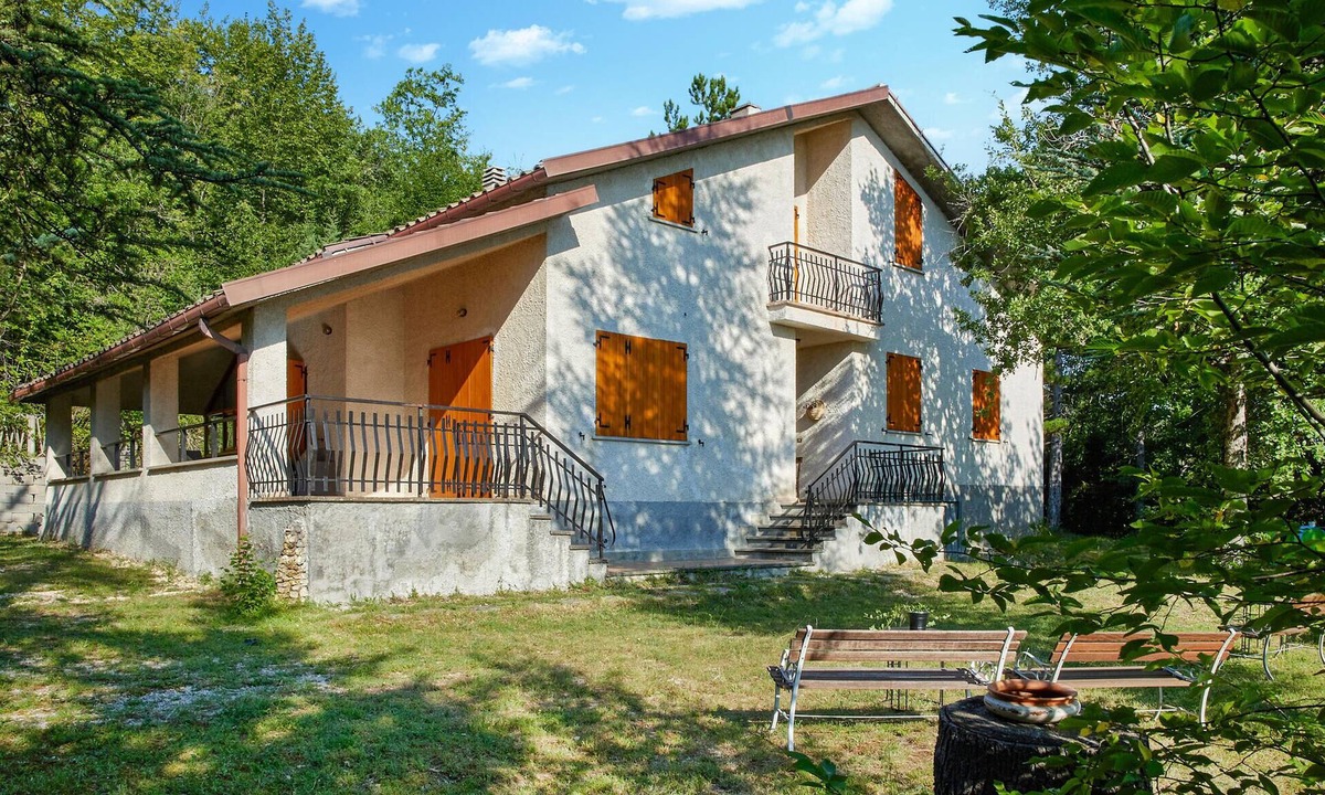 Civitella del Tronto House | Amazing home in Cerqueto di Civitella with WiFi