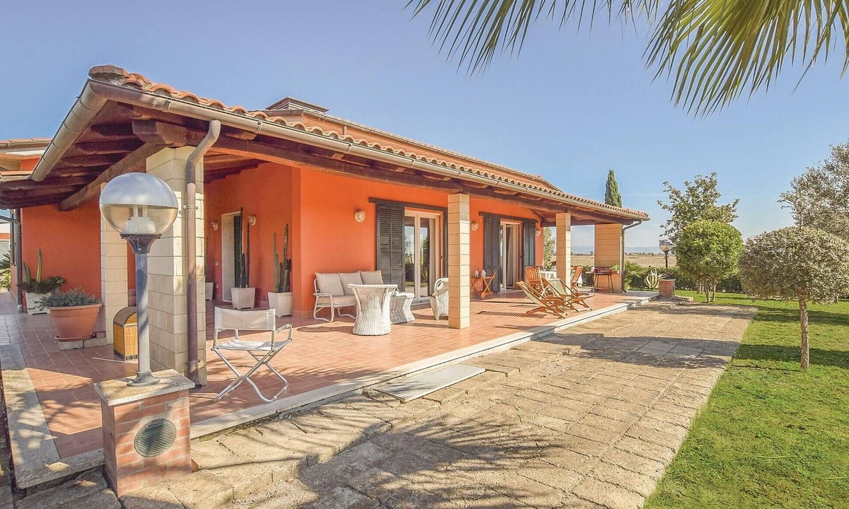 Grosseto House | Amazing home in Principina a Mare (GR) with WiFi