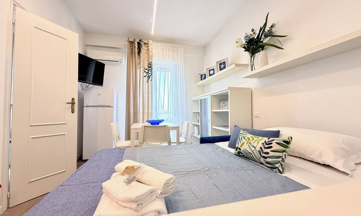 Silvi Marina Apartment | ANGOLO AZZURRO Holiday Home | Beach 500 m away, Wi-Fi, Free Parking ⭐