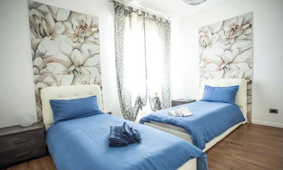 Bolognina Apartment | Apartment-Classic-Private Bathroom-Courtyard view