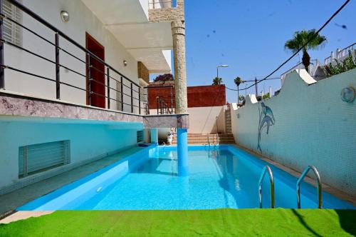 Harhoura Apartment | Appartement de Luxe - Piscine et Accès à la Plage