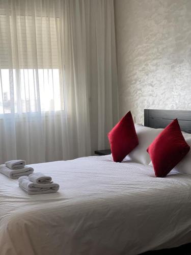 Ain Sebaa Apartment | Appartement Spacieux & Moderne, 2 min Gare, 10 min Plage, Parking Gratuit