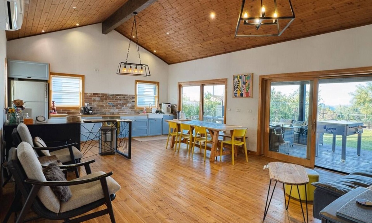 Vered Hagalil Villa | Beautiful 9-bedroom villa with AC in serene Gshur