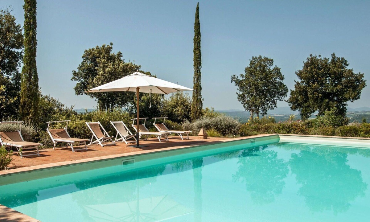 Camigliano Villa | Beautiful private villa for 12 people with WIFI, private pool, A/C, TV and panoramic view