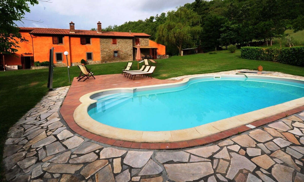 Sansepolcro Villa | Beautiful villa with private pool, WIFI, A/C, TV, patio, pets allowed and panoramic view