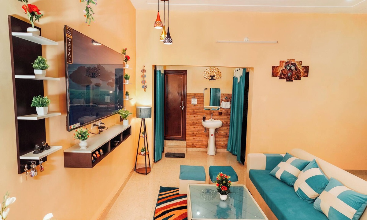 Varanasi House | Blenzo Hideaway Kashi 4BHK Near Banaras Station with Kitchen , WiFi & Parking