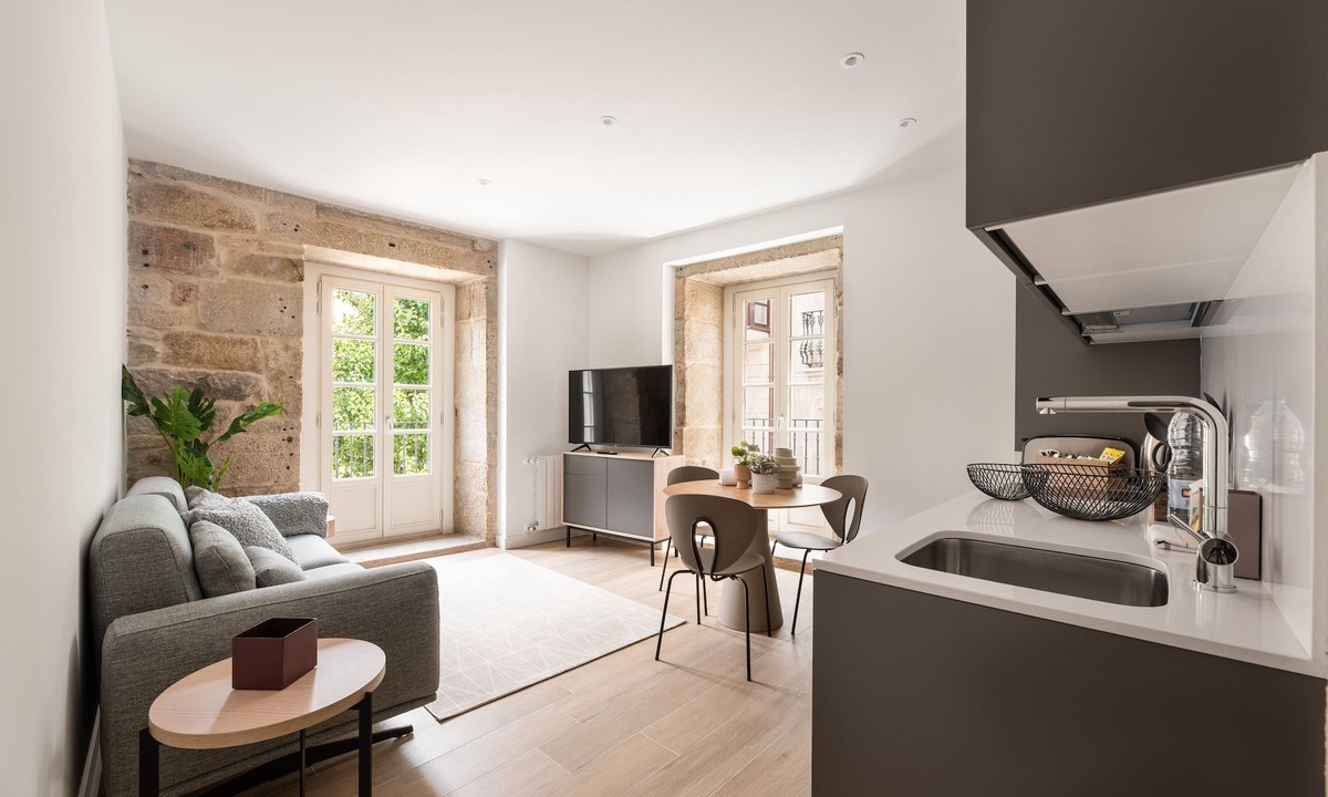Casco Vello Apartment | Bow Monumental by Como en Casa