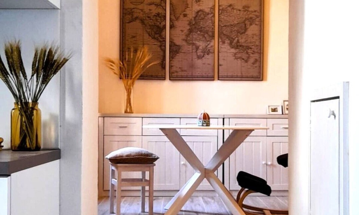 Duomo Apartment | Bright Apartment a few steps from Duomo and Train Station. Wifi, A/C, W&D