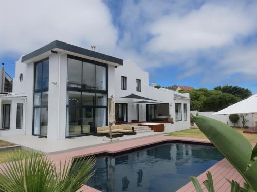 Capri Villa | Cape White Villa