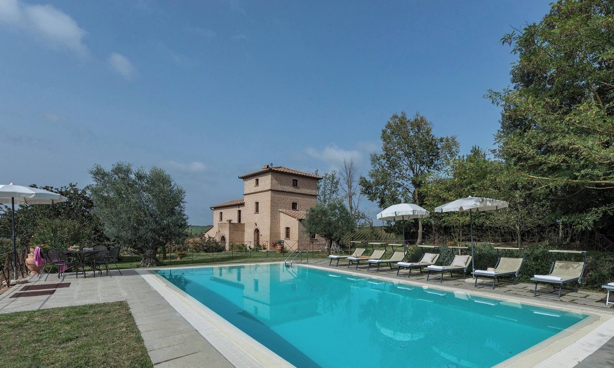 Ferretto Villa | Casale Cinque Valli 8, Emma Villas