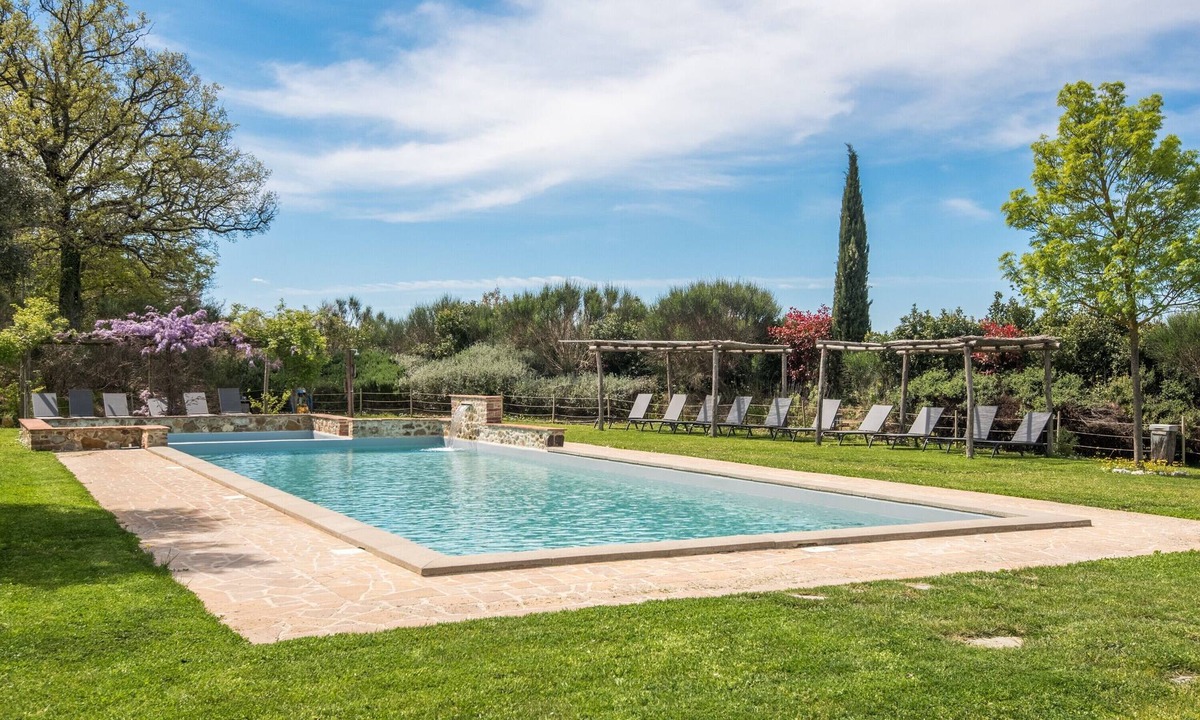 Trequanda Apartment | Chalet "Rosmarino" with Pool, Private Terrace & Wi-Fi