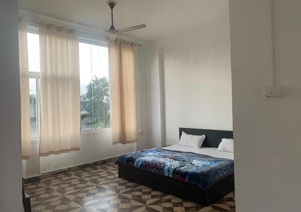 Haridwar House | Cheerful cottage accommodating 30+ guests