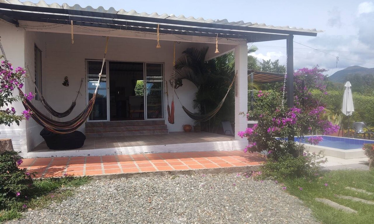 Risaralda Cabin | Country house with a deck, BBQ, and small pool