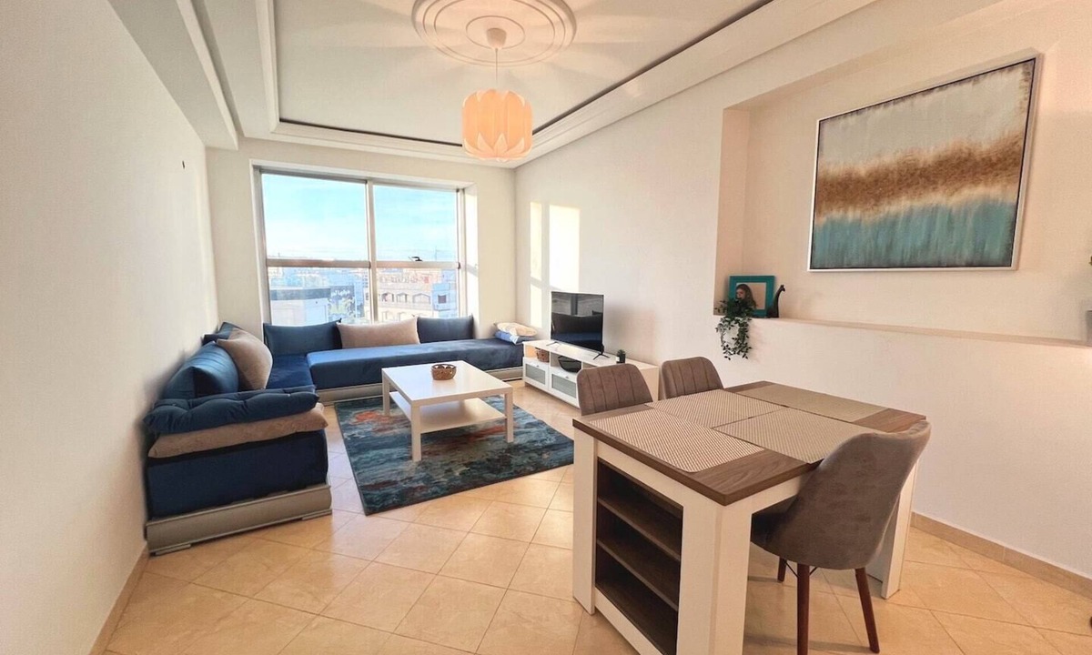 Branes Apartment | Cozy 2-bedroom apartment near the beach, with easy access to cafes, restaurants, and shops.