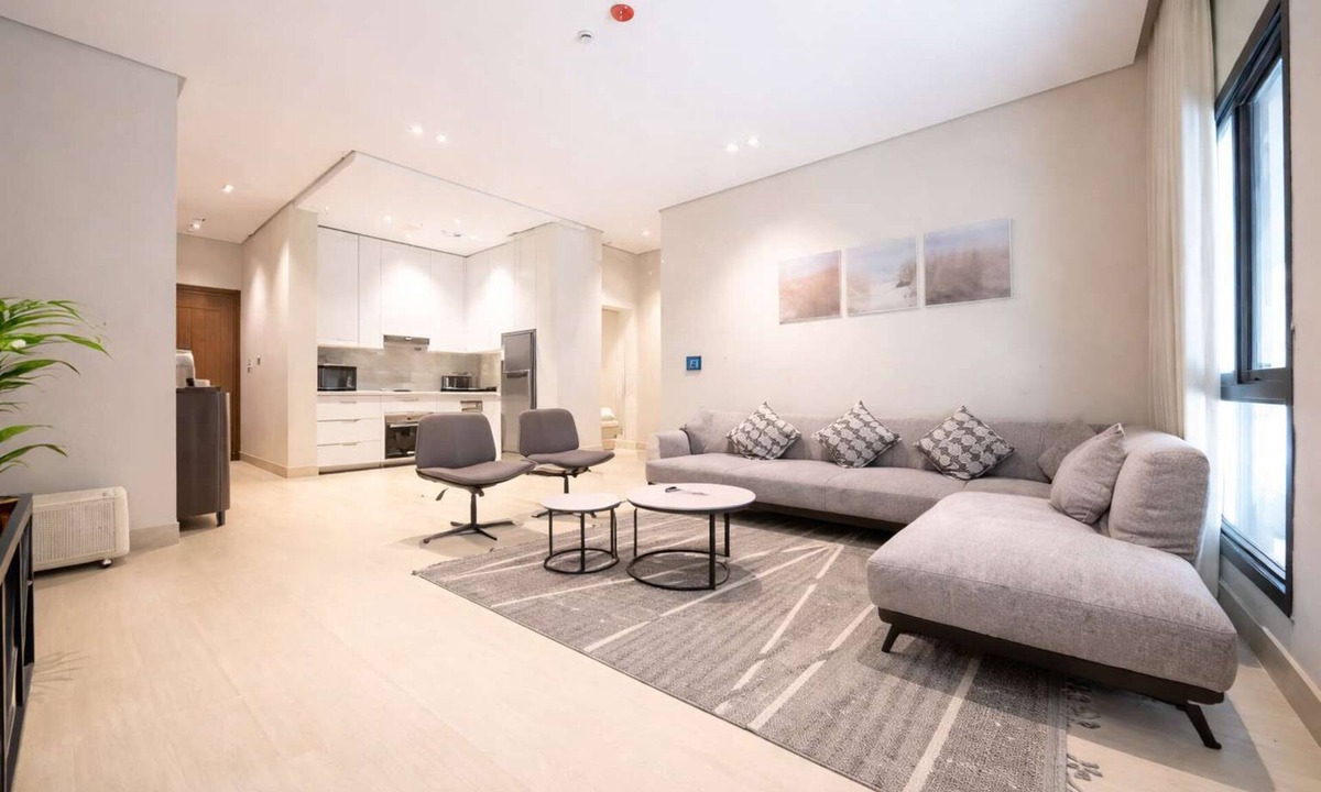 Ar Rawdah Apartment | Elegant 2BR Apartment with Self Check-in and Private Parking in Al Rawdah