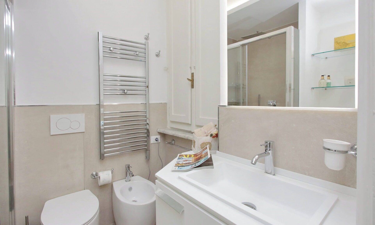 Rione VIII Sant'Eustachio Apartment | ELEGANT APARTMENT IN THE HEART OF ROME-NAVONA AREA