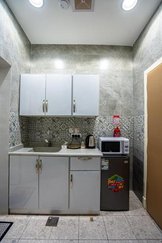 Dammam Apartment | Elegant Studio H12