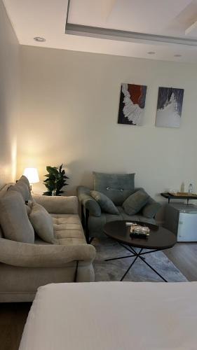 Al Hamra Apartment | Elegant studio with 55-inch TV and self check-in