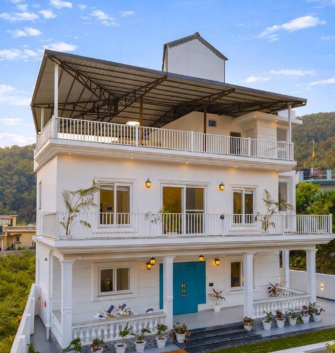 Bullawala Villa | ELIVAAS Signature The Kimadi House 4-BHK English-Style Villa With Rooftop, Pool & Mussoorie Views