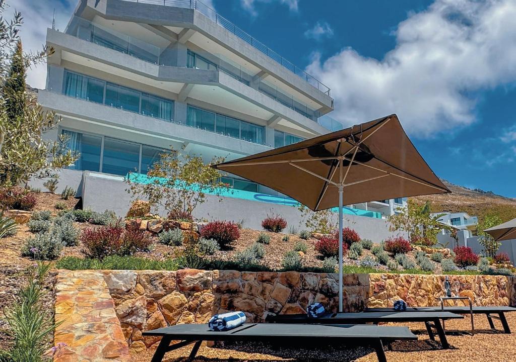 Froggy Farm Bed & Breakfast | Executive Boulders Beach Suite with Ocean Views