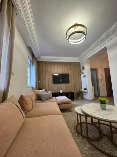 Ain Sebaa Apartment | Face à la Gare et au Tramway Moderne, Calme avec Resto sur place possible