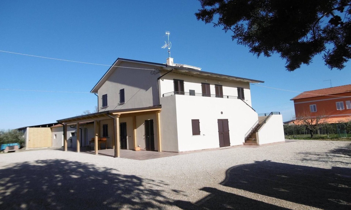 Fermo Apartment | Farmhouse near Adriatic Sea with Pool