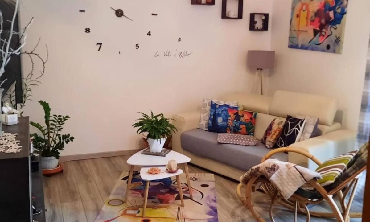Contrada Castello Apartment | FEET OF THE HISTORIC CENTER - vacation home