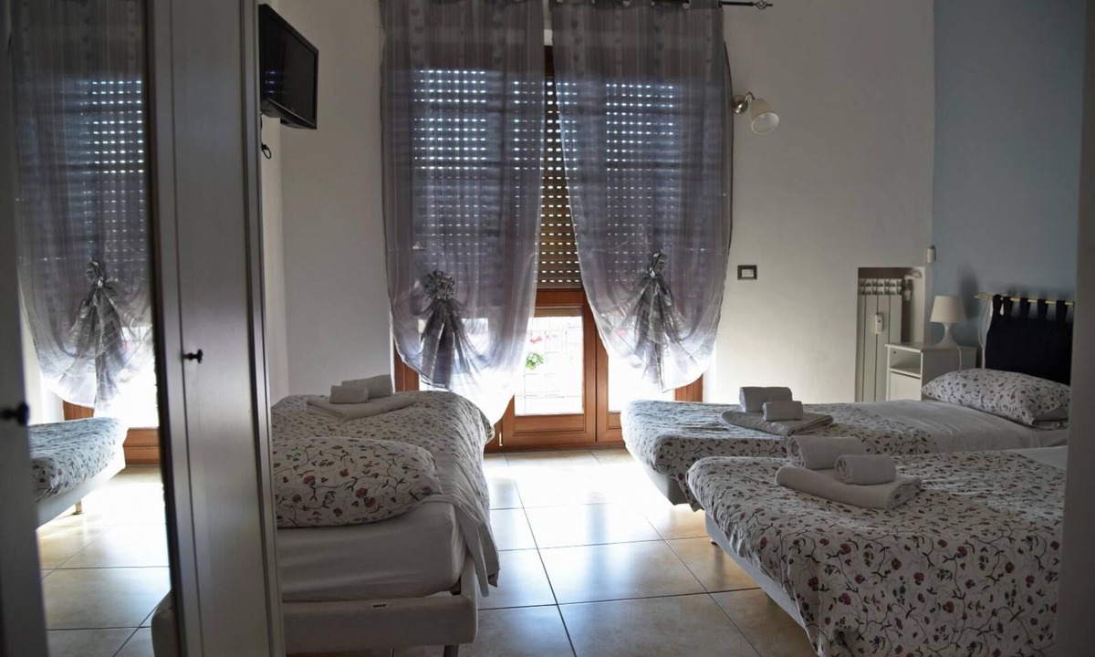Quartiere XIII Aurelio Bed & Breakfast | Five bedroom apartment