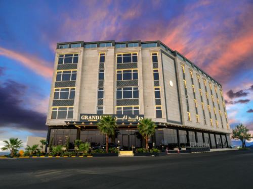 Tabuk Hotel | Grand Line