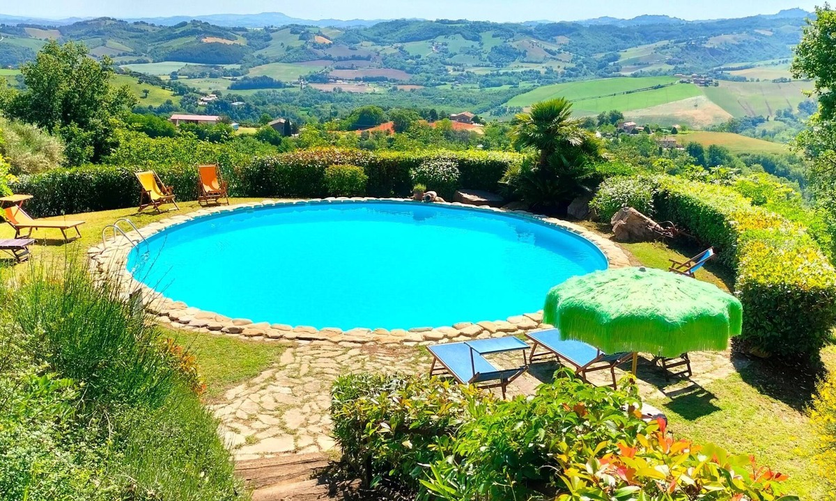 Penna San Giovanni Apartment | Große Wohnung mit Blick von den Bergen bis zum Meer by Interhome